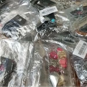 Paparazzi jewelry Lot 5 random items . Five new items.